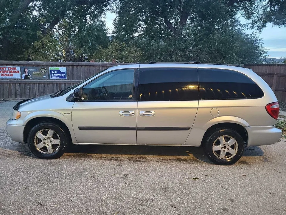 Dodge Grand Caravan 2005 photo 4