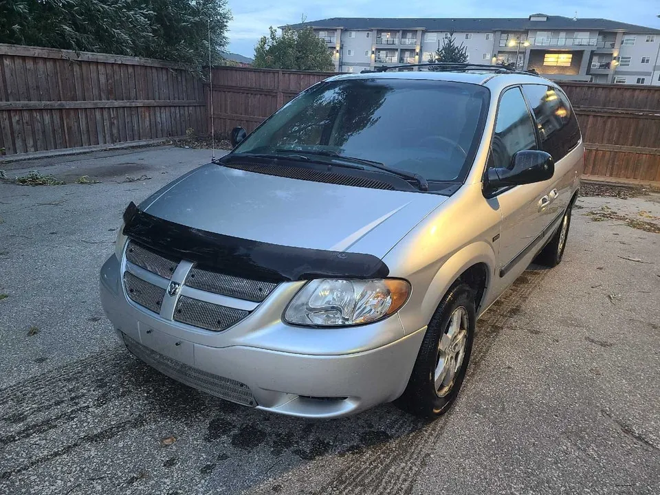 Dodge Grand Caravan 2005 photo 3