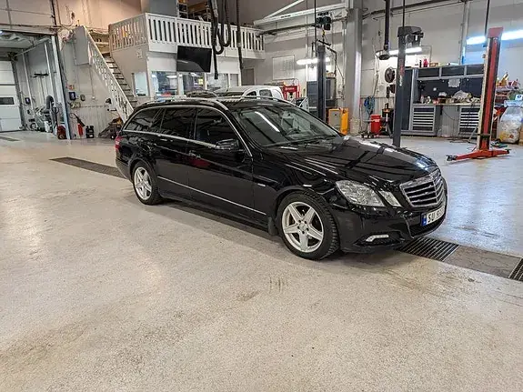 Mercedes-Benz E 200 D 2010 photo 3