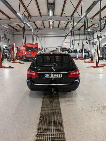 Mercedes-Benz E 200 D 2010 photo 5