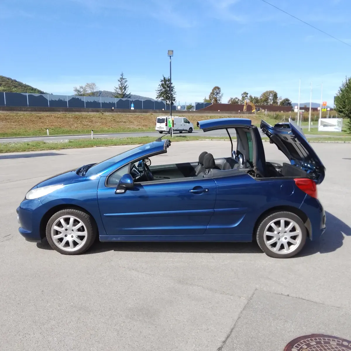 Peugeot 207 2008 photo 2
