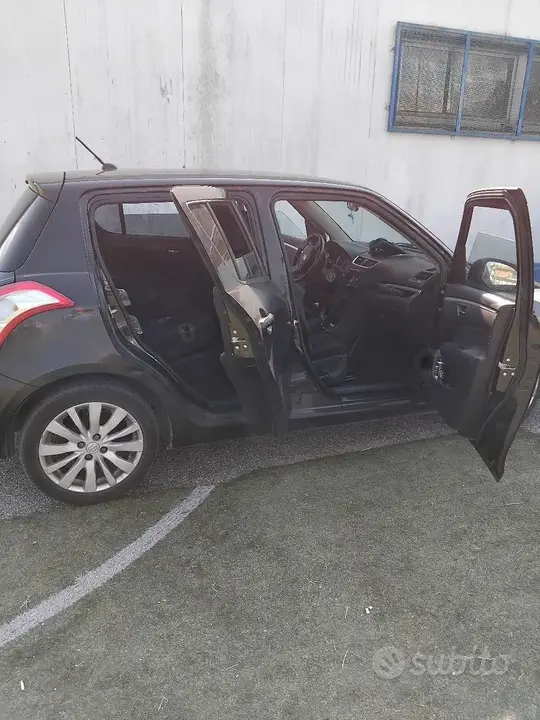 Suzuki Swift 2011 photo 3