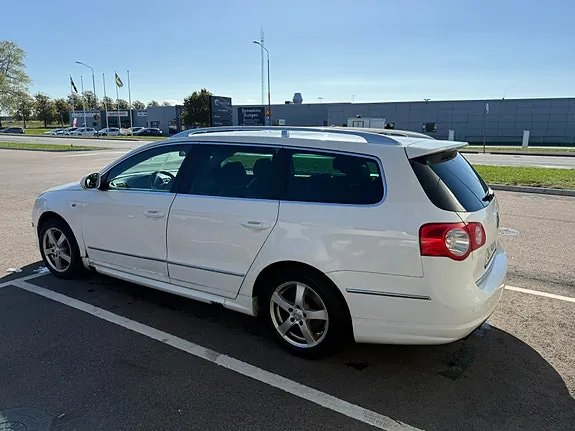 Volkswagen Passat 2010 photo 3