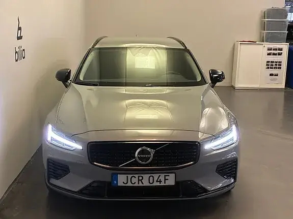 Volvo V60 2025 photo 2