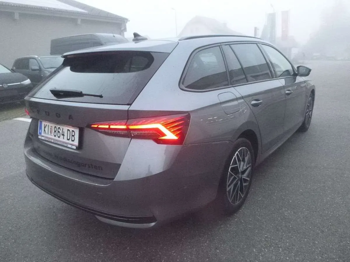 Skoda Octavia 2025 photo 2