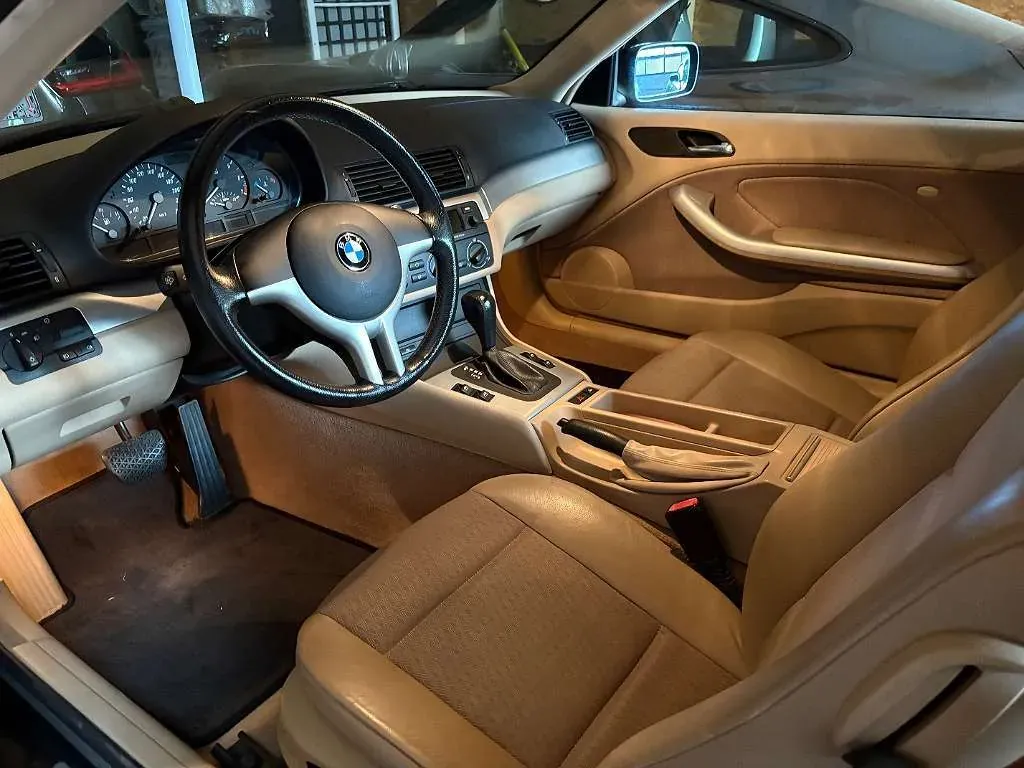BMW 3 Series 2004 photo 2