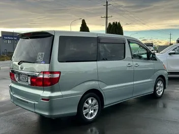 Toyota Alphard 2005 photo 4