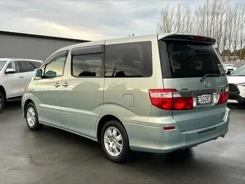 Toyota Alphard 2005 photo 5