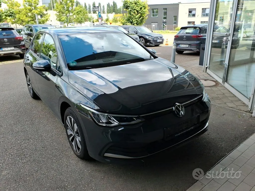 Volkswagen Golf 2024 photo 2