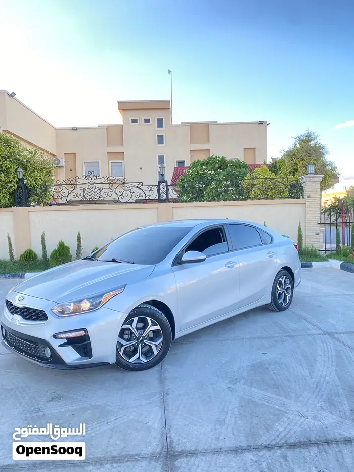 Kia Forte 2021 photo 2