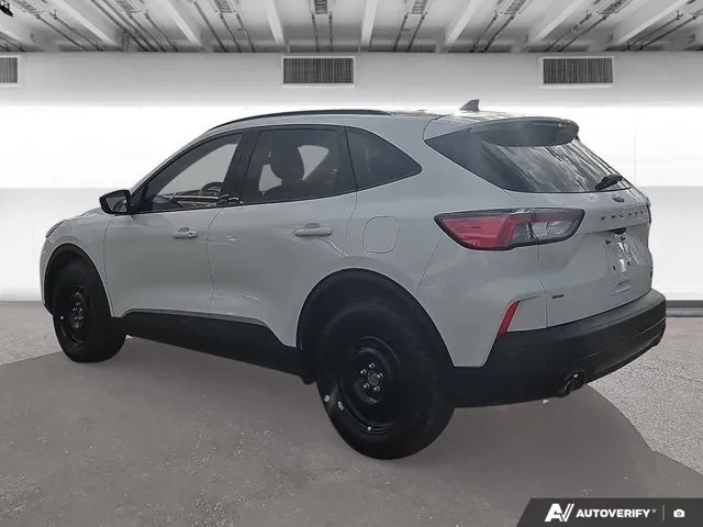 Ford Escape 2022 photo 3