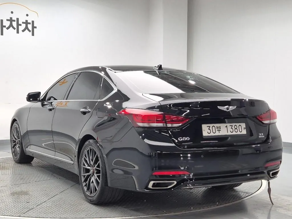 Genesis G80 2019 photo 2
