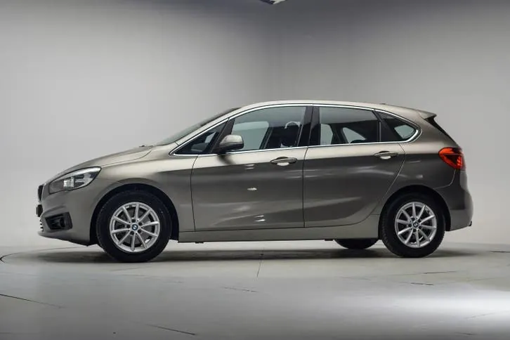 BMW 2 Series Active Tourer 2015 photo 2