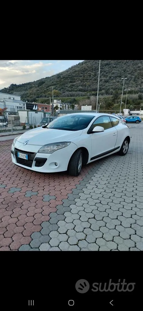 Renault Megane 2010 photo 2