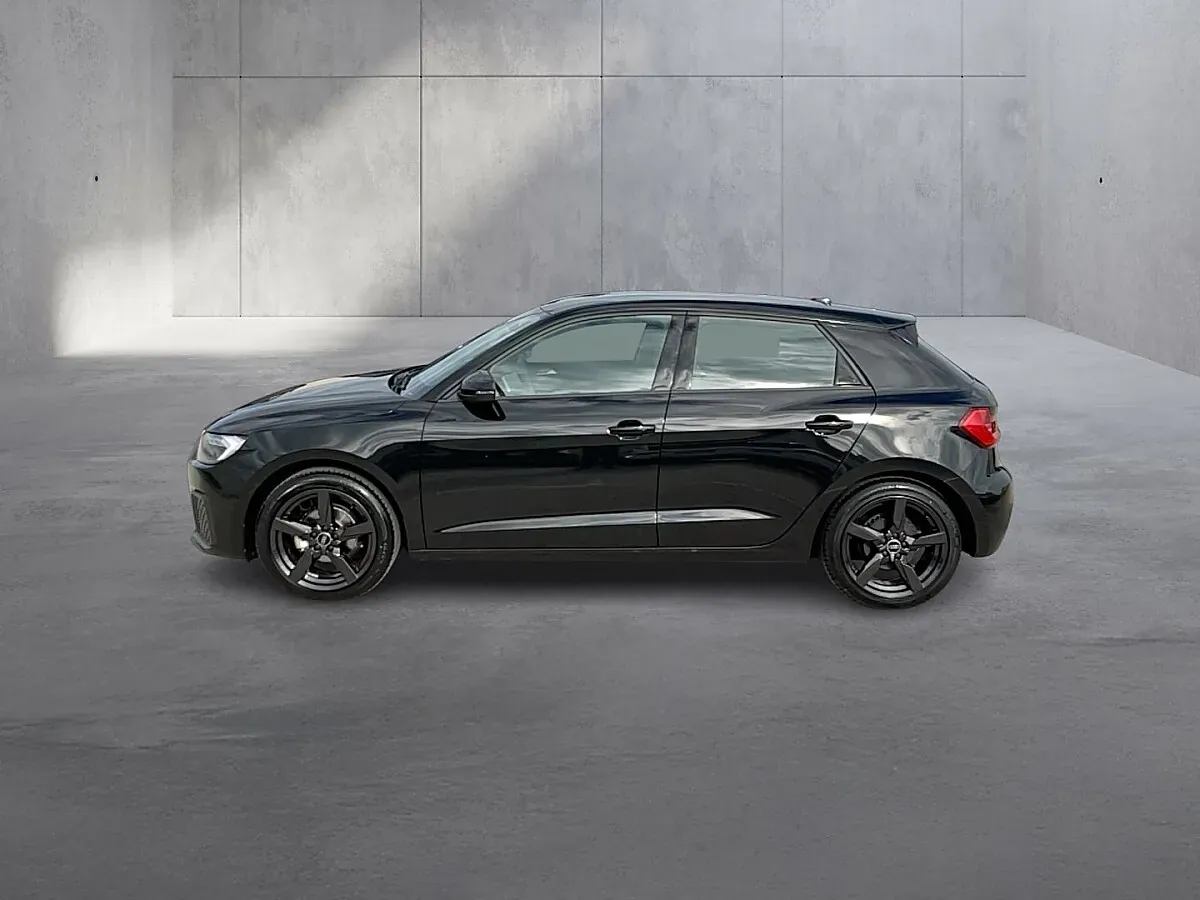 Audi A1 2025 photo 2