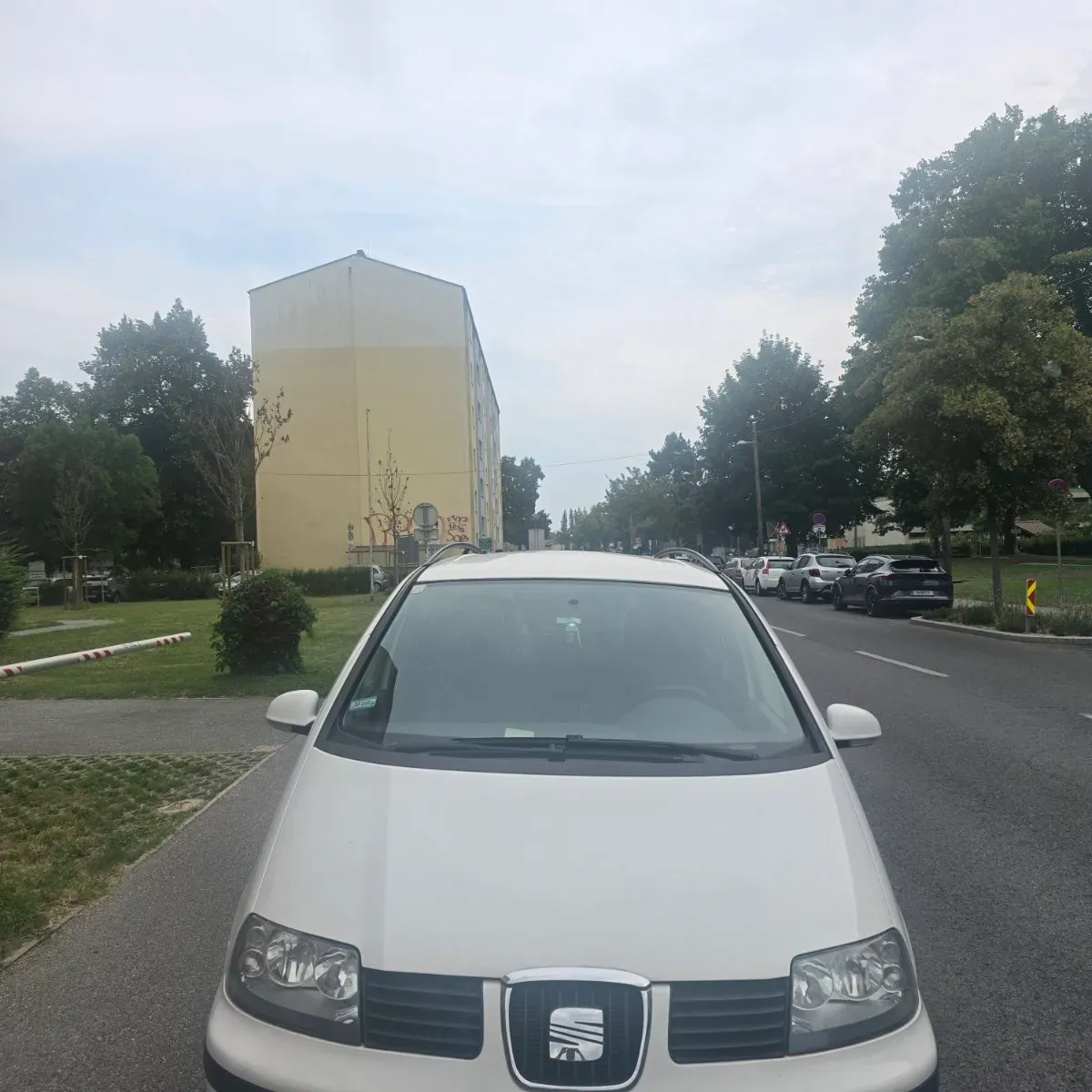 Seat Alhambra 2009 photo 2
