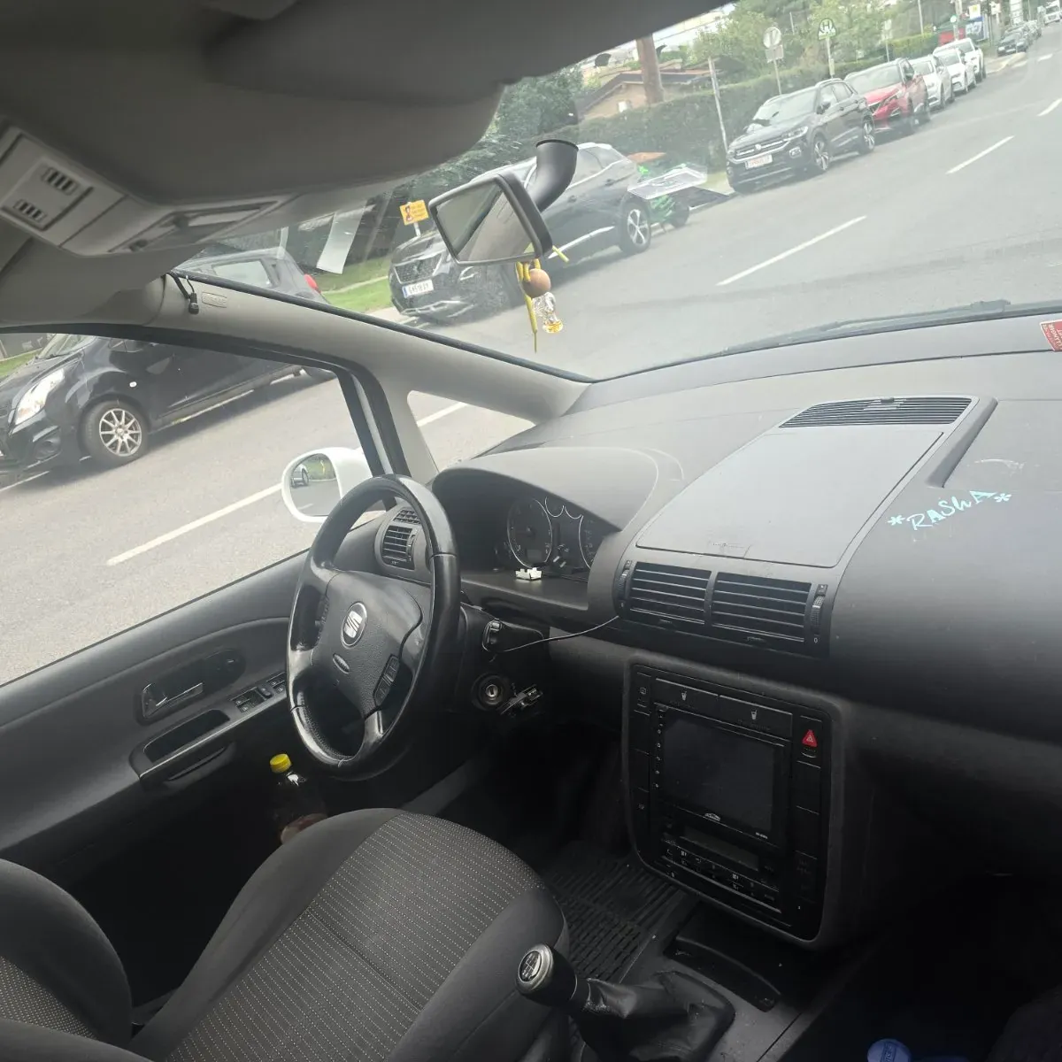 Seat Alhambra 2009 photo 3