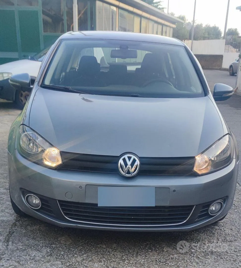 Volkswagen Golf 2010 photo 2