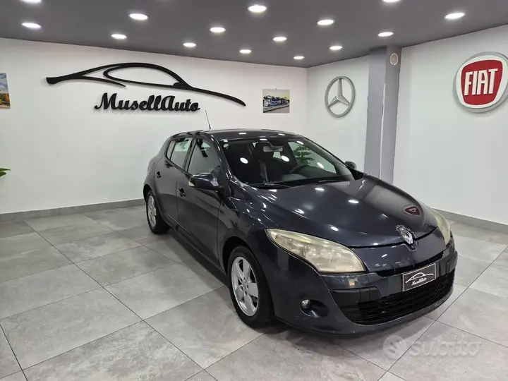 Renault Megane 2009 photo 2