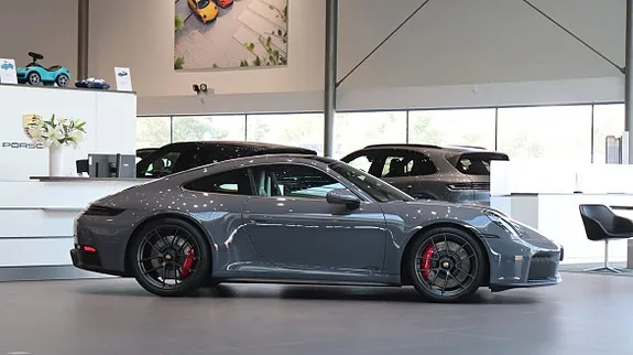 Porsche 911 2025 photo 3