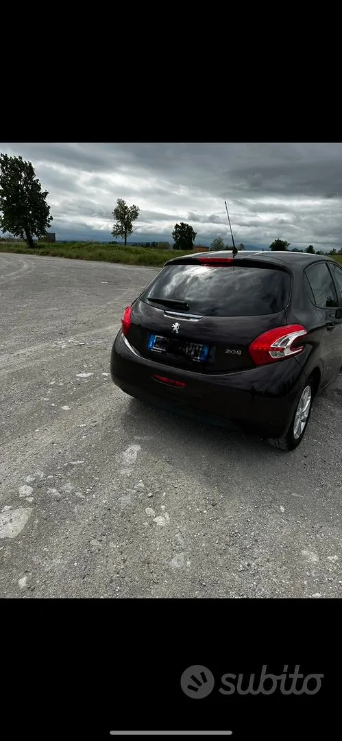 Peugeot 208 2013 photo 2