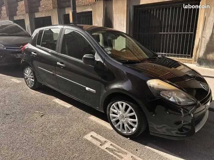 Renault Clio 2010 photo 3