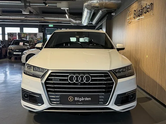 Audi Q7 2018 photo 2