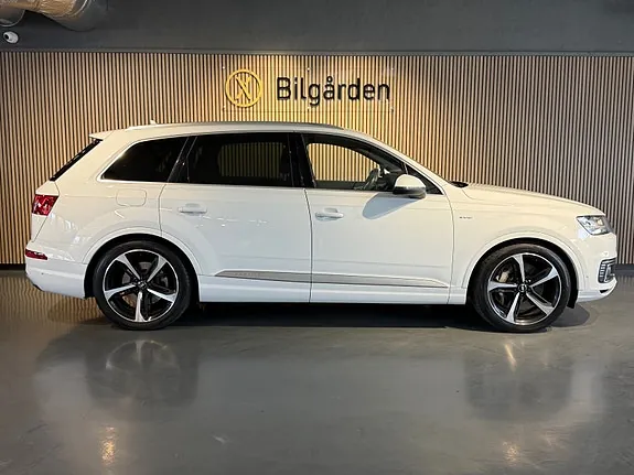 Audi Q7 2018 photo 3