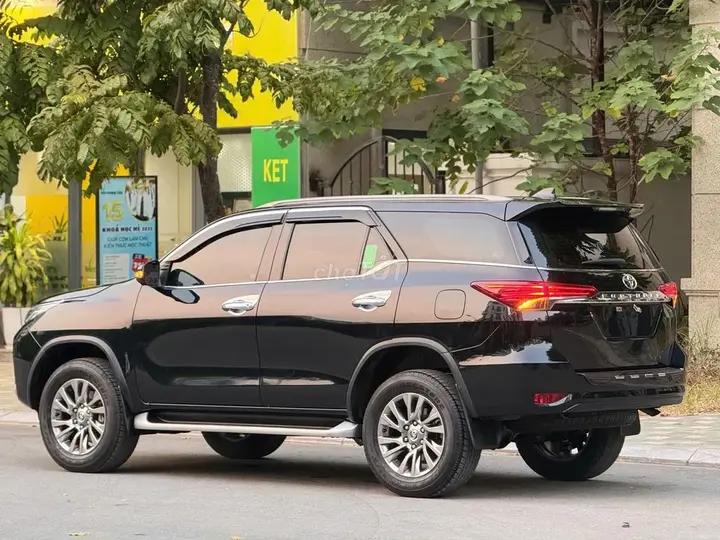 Toyota Fortuner 2022 photo 3