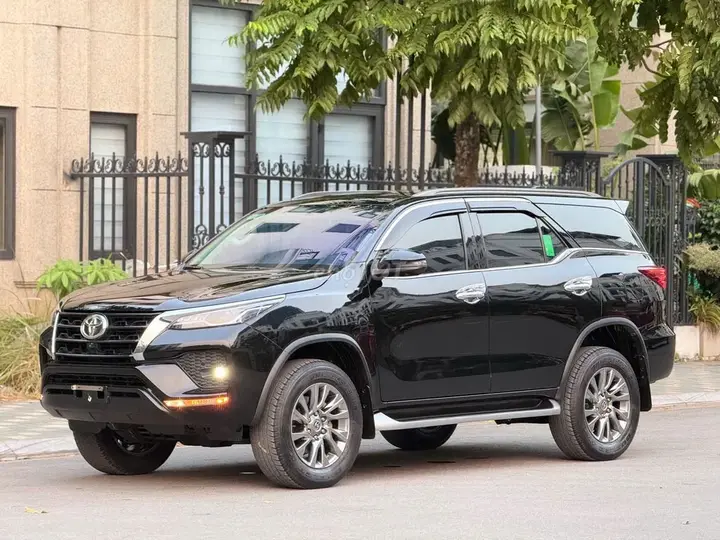 Toyota Fortuner 2022 photo 2