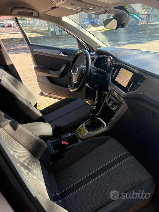 Volkswagen T-Roc 2020 photo 3