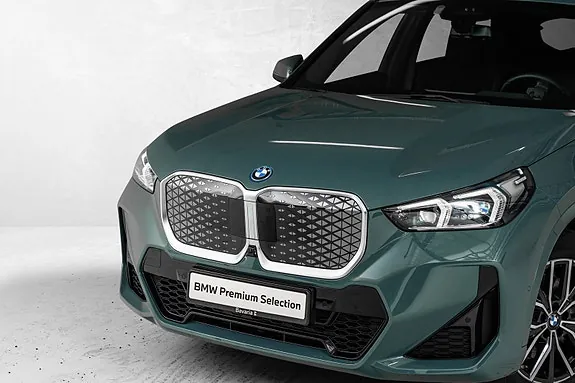 BMW Ix1 2026 photo 2