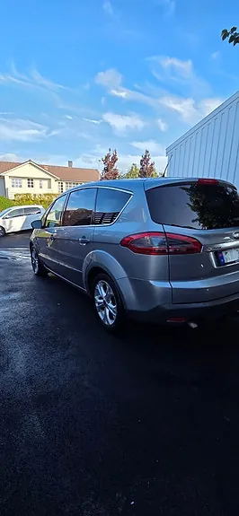 Ford S-Max 2010 photo 3