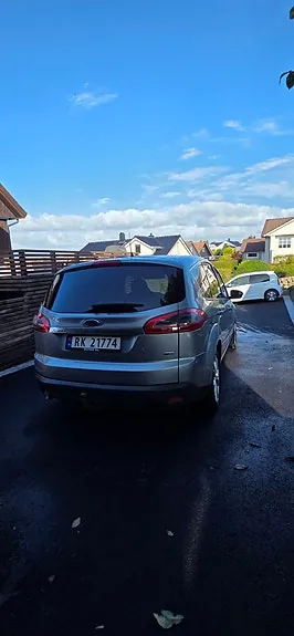 Ford S-Max 2010 photo 4