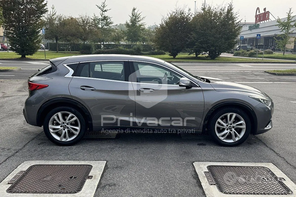 Infiniti Q30 2017 photo 4