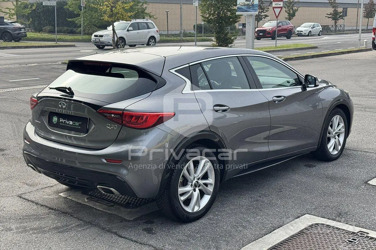 Infiniti Q30 2017 photo 5