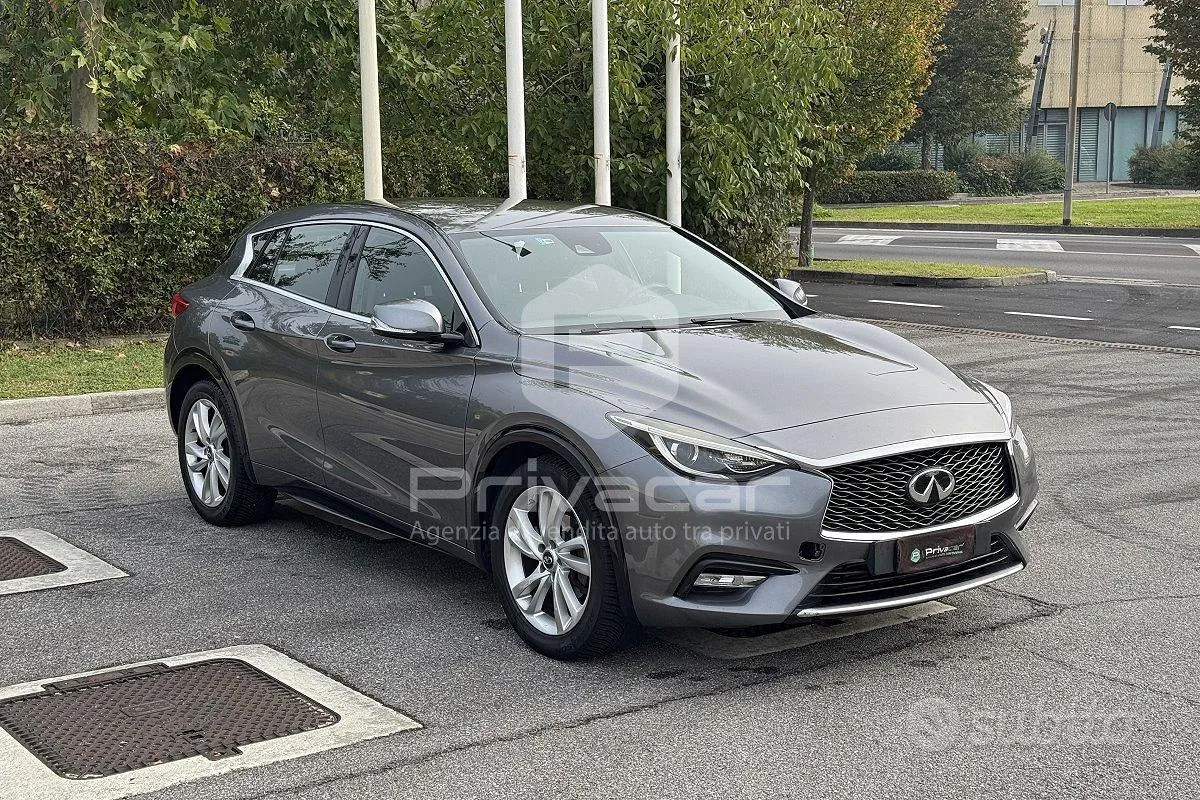 Infiniti Q30 2017 photo 3