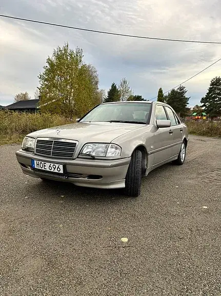 Mercedes-Benz C180