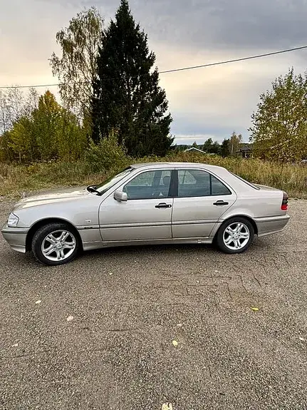 Mercedes-Benz C180 1998 photo 2