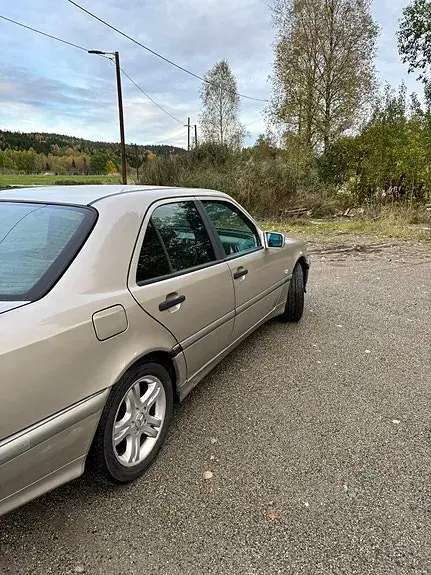 Mercedes-Benz C180 1998 photo 4