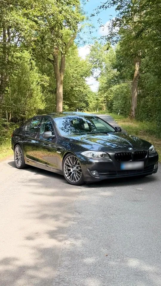 BMW 523I