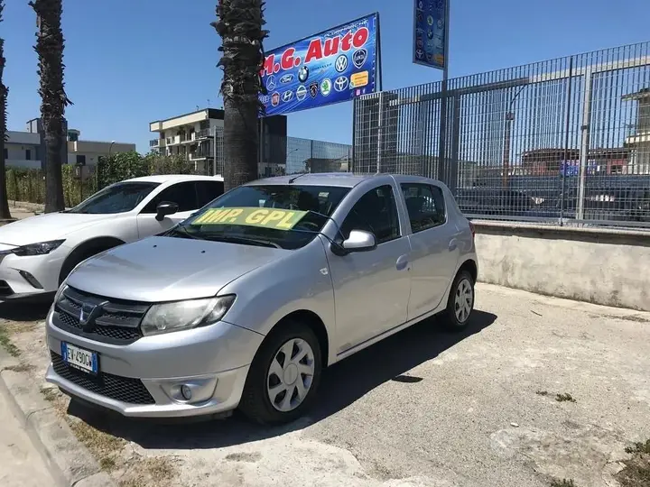 Dacia Sandero 2014 photo 3