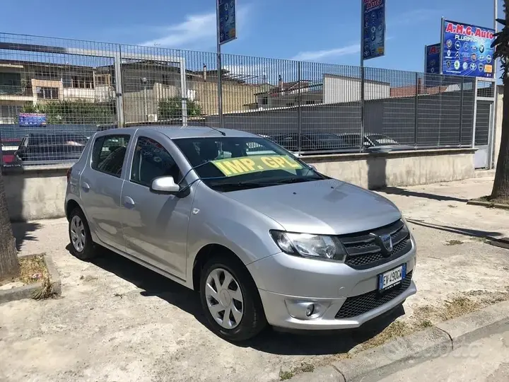 Dacia Sandero 2014 photo 2