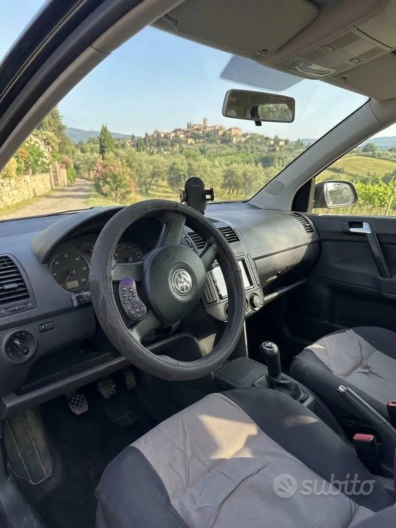Volkswagen Polo 2006 photo 2