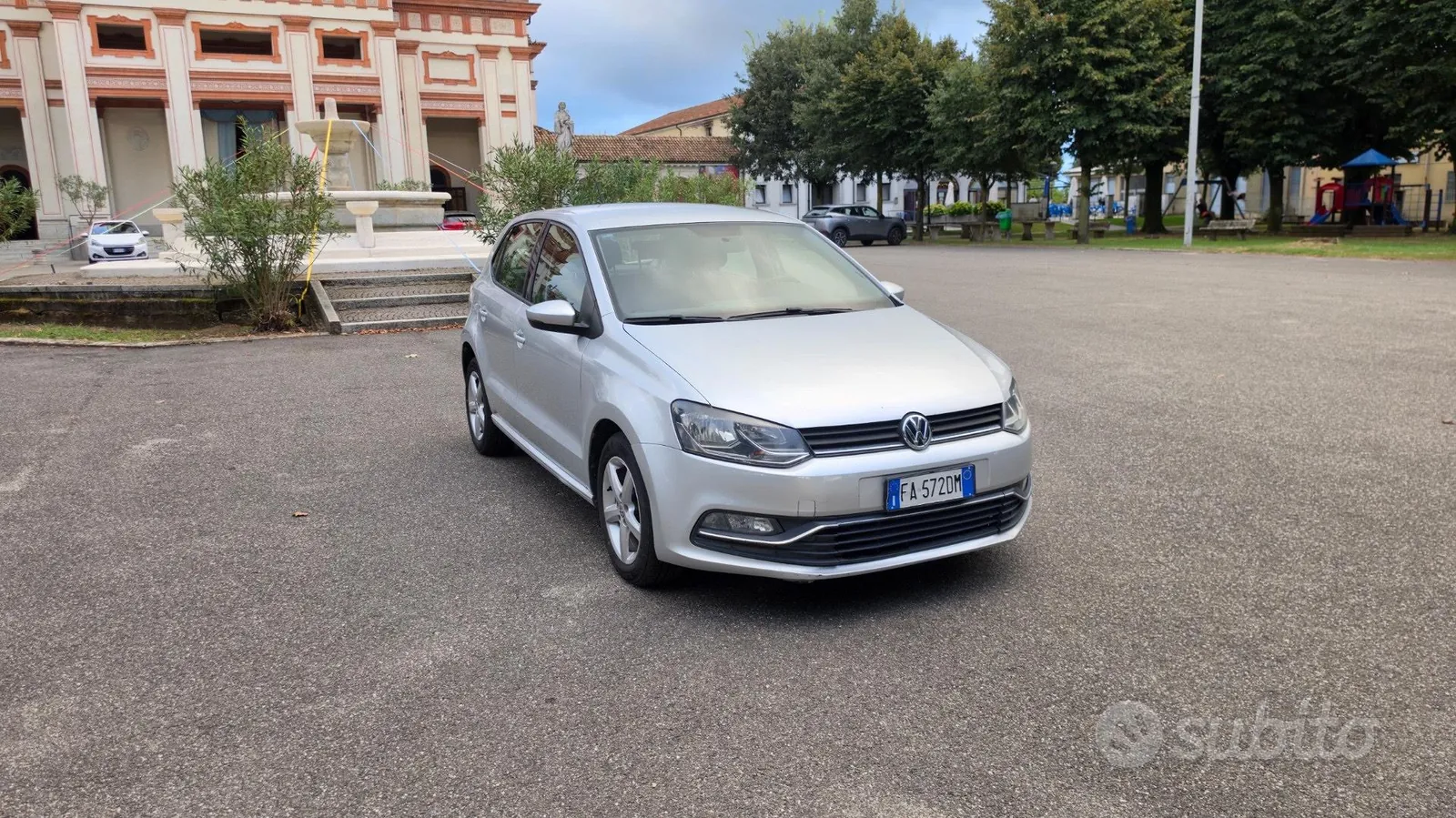 Volkswagen Polo 2015 photo 2