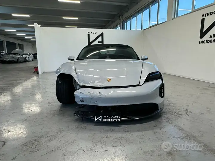 Porsche Taycan 2023 photo 2