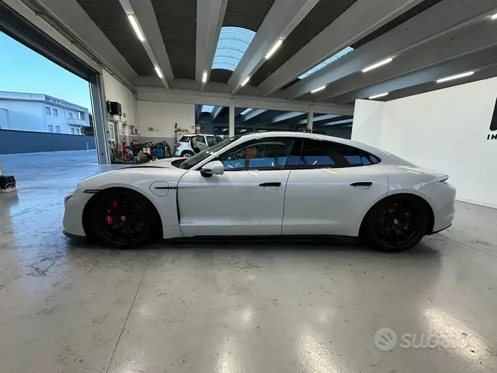 Porsche Taycan 2023 photo 4
