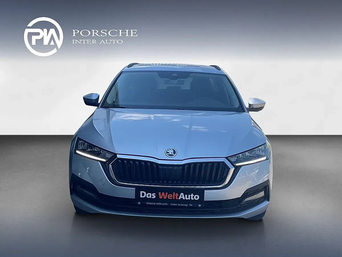 Skoda Octavia 2022 photo 2