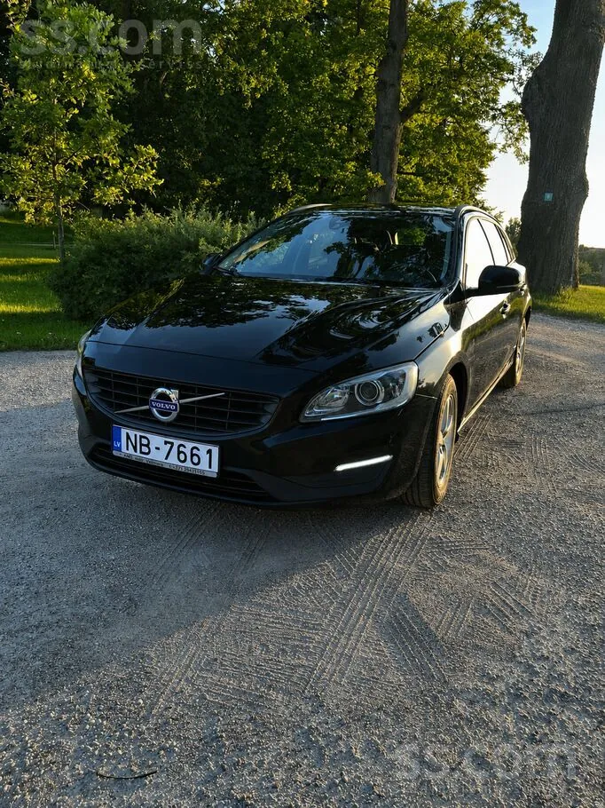 Volvo V60 2015 photo 2