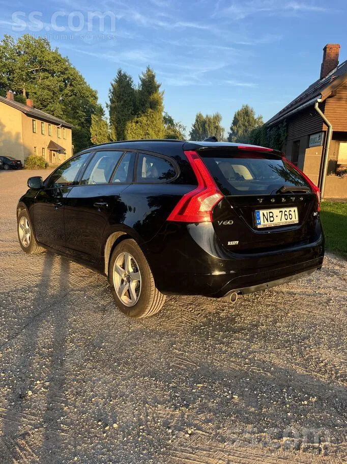 Volvo V60 2015 photo 3